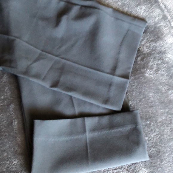 Men’s size 30 X 32 slim Van Heusen gray dress pants - Picture 2 of 11